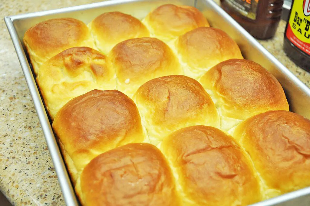 Speed’s Dinner Rolls